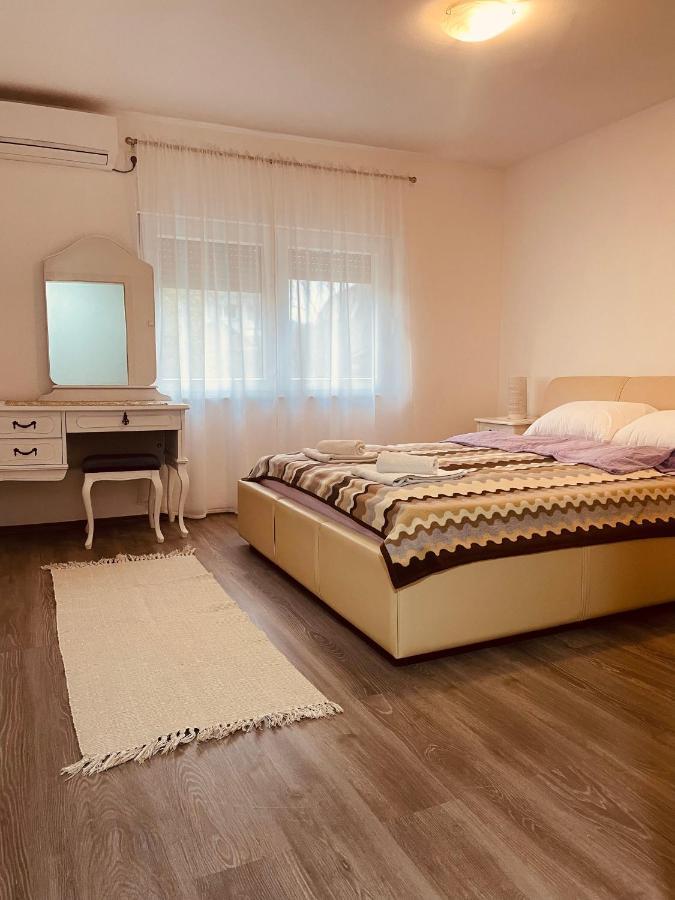 Mamma Mia! Apartment โมสตาร์ ภายนอก รูปภาพ