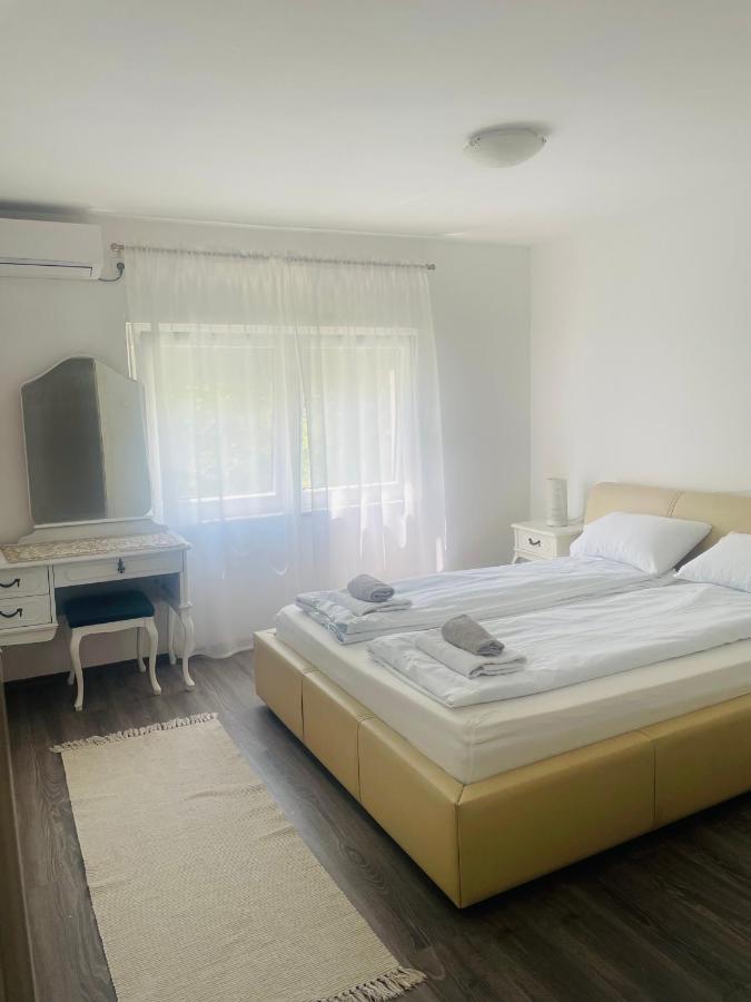 Mamma Mia! Apartment โมสตาร์ ภายนอก รูปภาพ